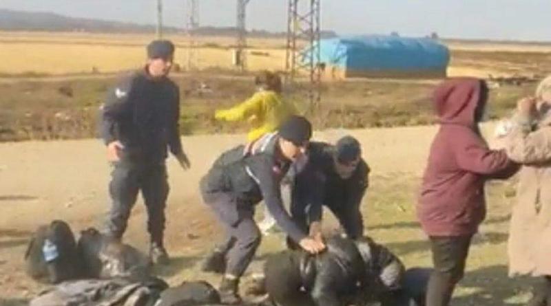 فيديو صادم من إيفروس.. الشرطة التركية تعتدي بضرب النساء والأطفال الذين تجمعوا على الحدود