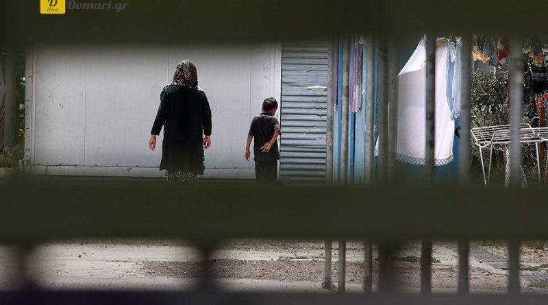 أعلن وزير الهجرة اليوناني عن إغلاق مخيم إليوناس للاجئين
